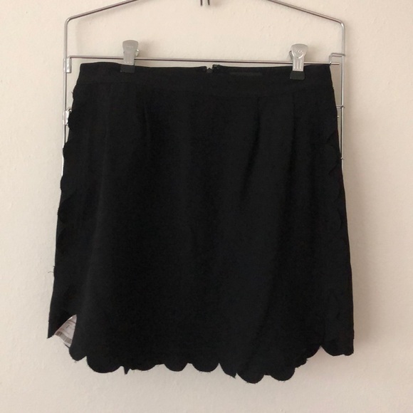 Black Scalloped Club Monaco Skirt - Picture 1 of 3